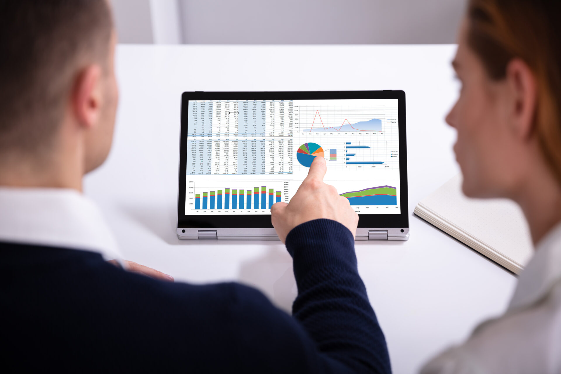 De fyra hörnstenarna i datadrivet ledarskap: Ekonomistyrningen i välfärdsområden förnyas